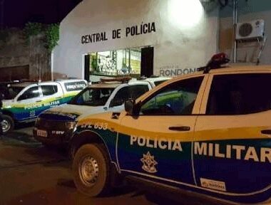 Bandidos sequestram motorista de aplicativo e o obrigam a fazer transferência bancária Bandidos sequestram motorista de aplicativo e o obrigam a fazer transferência bancária