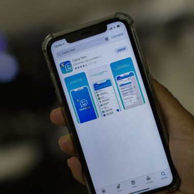 Auxílio emergencial é liberado hoje para 5 milhões de beneficiários Auxílio emergencial é liberado hoje para 5 milhões de beneficiários