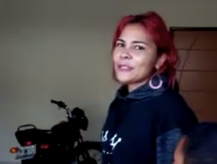 Marido flagra esposa com amante no motel e se revolta ao que o filho criança esperava na garagem; veja vídeo