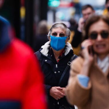Sem distanciamento, as máscaras não impedem a propagação da Covid-19 Sem distanciamento, as máscaras não impedem a propagação da Covid-19