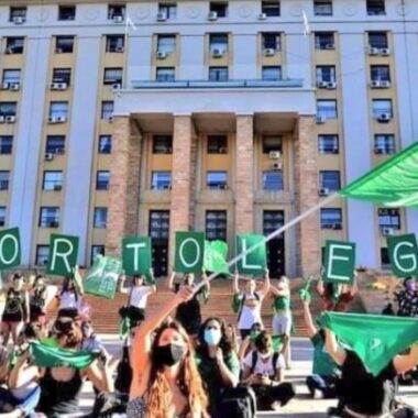 VAI PASSAR – Senadores votam hoje projeto de legalização do aborto VAI PASSAR – Senadores votam hoje projeto de legalização do aborto