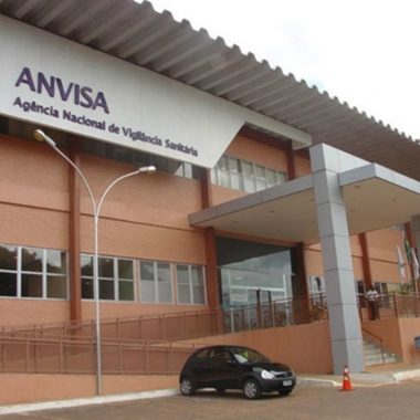 Covid-19: autorização emergencial para uso da vacina só valerá para o SUS Covid-19: autorização emergencial para uso da vacina só valerá para o SUS