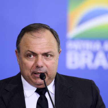 Ministério vai buscar vacina de excelência, diz Pazuello no Congresso Ministério vai buscar vacina de excelência, diz Pazuello no Congresso