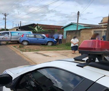 SUICÍDIO – Homem mata a mulher com golpes de faca e depois se mata SUICÍDIO – Homem mata a mulher com golpes de faca e depois se mata