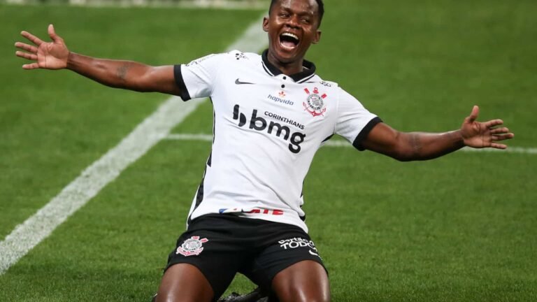 Recuperado de lesão, Cazares deve reforçar Corinthians contra o Flamengo 1 Recuperado de lesão, Cazares deve reforçar Corinthians contra o Flamengo