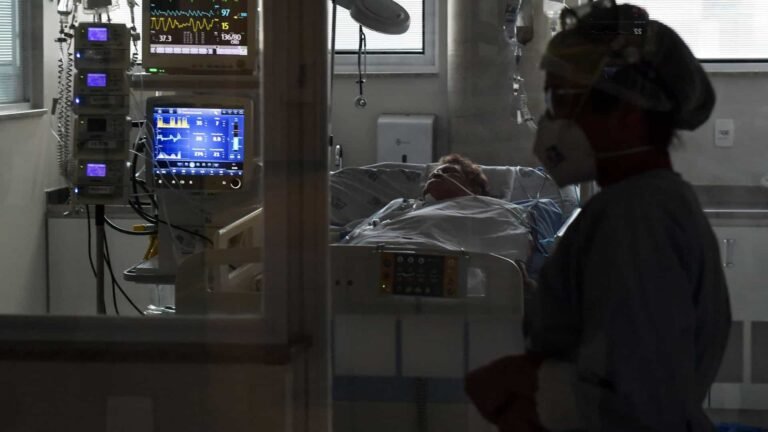 Após alta hospitalar, 1/4 dos pacientes intubados por Covid morre por sequelas 16 Após alta hospitalar, 1/4 dos pacientes intubados por Covid morre por sequelas