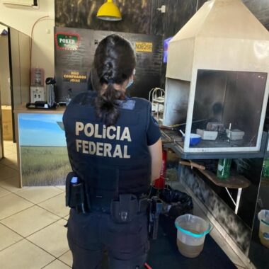 OURO SUJO – PF faz duas operações contra venda ilegal de ouro em garimpos clandestinos e apreende dinheiro OURO SUJO – PF faz duas operações contra venda ilegal de ouro em garimpos clandestinos e apreende dinheiro