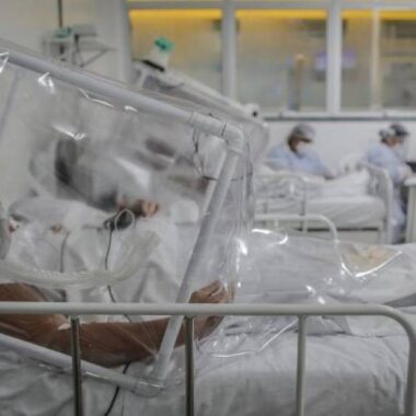 Entidade médica diz que intubação de pacientes hoje salva mais vidas do que no início da pandemia de Covid-19 Entidade médica diz que intubação de pacientes hoje salva mais vidas do que no início da pandemia de Covid-19