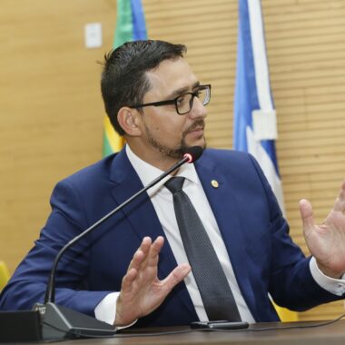 Deputado Anderson solicita informações sobre tramitação do processo licitatório para construção da nova Central de Flagrantes da Polícia Civil em Porto Velho Deputado Anderson solicita informações sobre tramitação do processo licitatório para construção da nova Central de Flagrantes da Polícia Civil em Porto Velho
