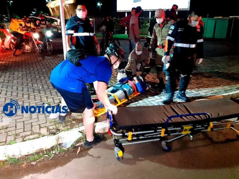 Pedestre é atropelado ao tentar atravessar Avenida Calama em frente ao shopping; motorista fugiu 7 Pedestre é atropelado ao tentar atravessar Avenida Calama em frente ao shopping; motorista fugiu