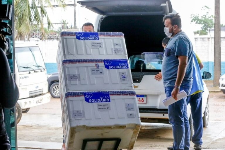 Mais 23,4 mil doses de vacinas contra a Covid-19 são entregues em RO 26 Mais 23,4 mil doses de vacinas contra a Covid-19 são entregues em RO