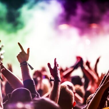 IRRESPONSABILIDADE – Mesmo com apelos dramáticos de secretário e governador, “Corona Fest” com 200 pessoas é encerrada pela polícia IRRESPONSABILIDADE – Mesmo com apelos dramáticos de secretário e governador, “Corona Fest” com 200 pessoas é encerrada pela polícia
