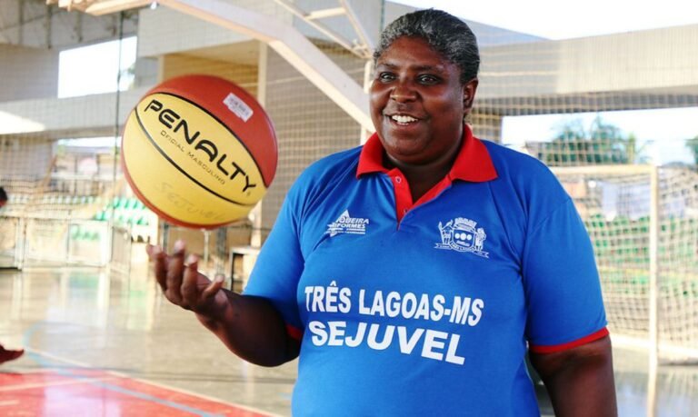 Basquete: campeã mundial, ex-pivô Rutão morre aos 52 anos de covid-19 4 Basquete: campeã mundial, ex-pivô Rutão morre aos 52 anos de covid-19