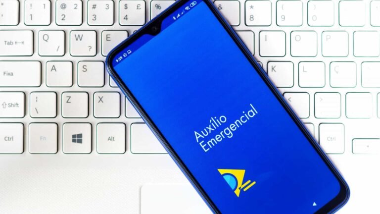 Governo avalia auxílio emergencial até setembro com custo extra de R$ 18 bi 1 Governo avalia auxílio emergencial até setembro com custo extra de R$ 18 bi