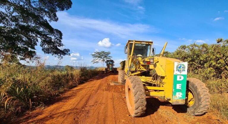 Governo executa patrolamento na RO-383 que interliga Alta Floresta ao distrito de Nova Gease 18 Governo executa patrolamento na RO-383 que interliga Alta Floresta ao distrito de Nova Gease
