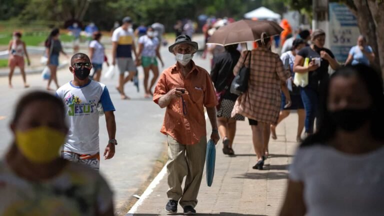Manaus amanhece nesta segunda sem transporte público e com escolas fechadas 20 Manaus amanhece nesta segunda sem transporte público e com escolas fechadas