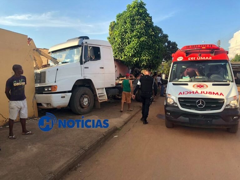 GRAVE – Adolescente de 16 anos dirigindo caminhão atropela casal na zona sul da capital 18 GRAVE – Adolescente de 16 anos dirigindo caminhão atropela casal na zona sul da capital