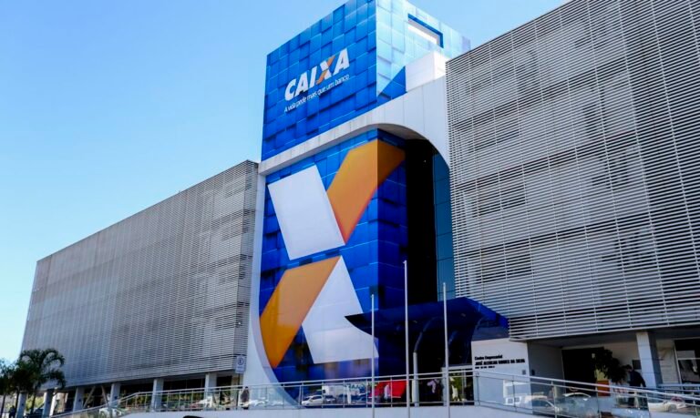 Auxílio emergencial é pago a beneficiários do Bolsa Família com NIS 8 6 Auxílio emergencial é pago a beneficiários do Bolsa Família com NIS 8