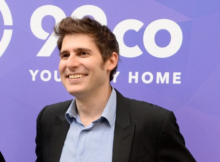 39 anos e US$ 19,4 bilhões: quem é Eduardo Saverin, o novo brasileiro mais rico 18 39 anos e US$ 19,4 bilhões: quem é Eduardo Saverin, o novo brasileiro mais rico
