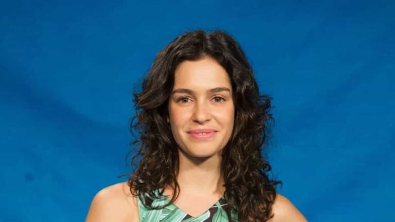 Maria Flor está grávida de três meses e deixará elenco de 'Um Lugar ao Sol' 19 Maria Flor está grávida de três meses e deixará elenco de 'Um Lugar ao Sol'