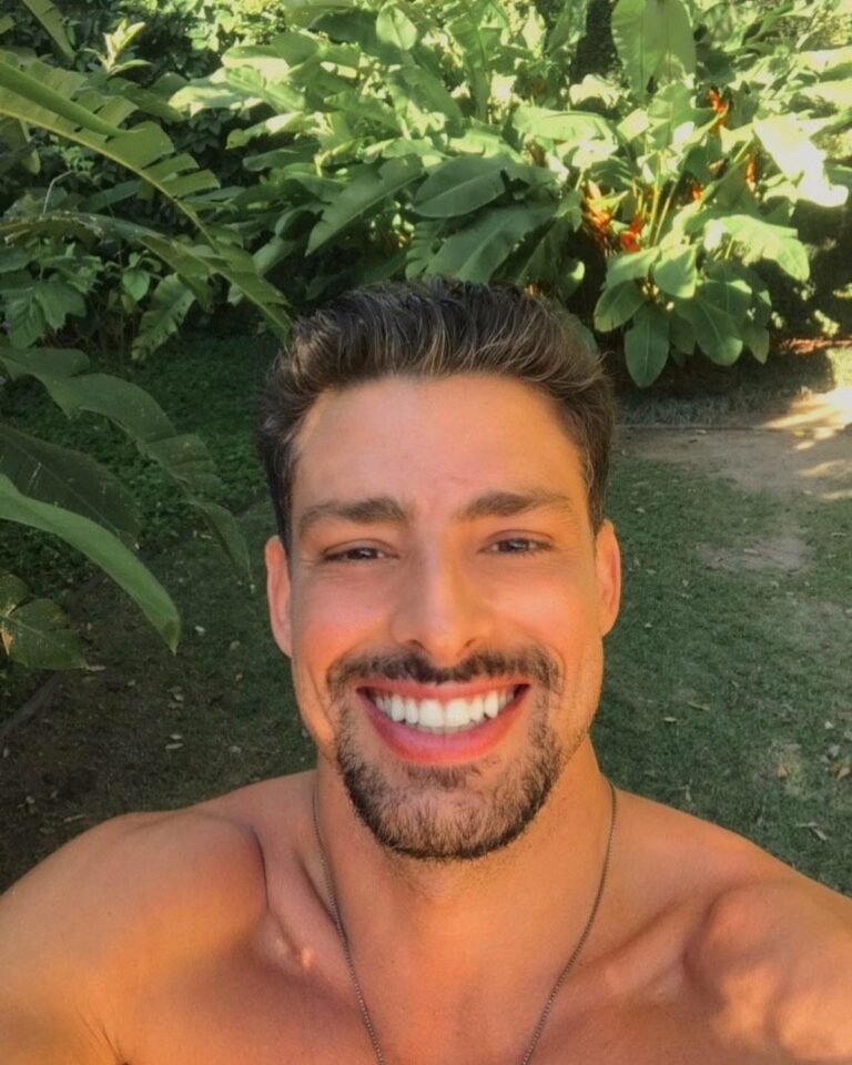 'Estou emocionado', afirma Cauã Reymond ao ser vacinado contra a Covid-19 15 'Estou emocionado', afirma Cauã Reymond ao ser vacinado contra a Covid-19