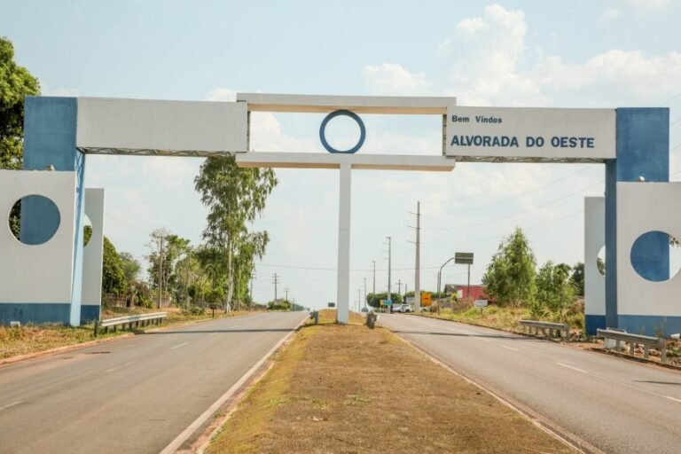 Governo de RO lança projetos “Tchau Poeira” e “Governo na Cidade” em Alvorada do Oeste 8 Governo de RO lança projetos “Tchau Poeira” e “Governo na Cidade” em Alvorada do Oeste