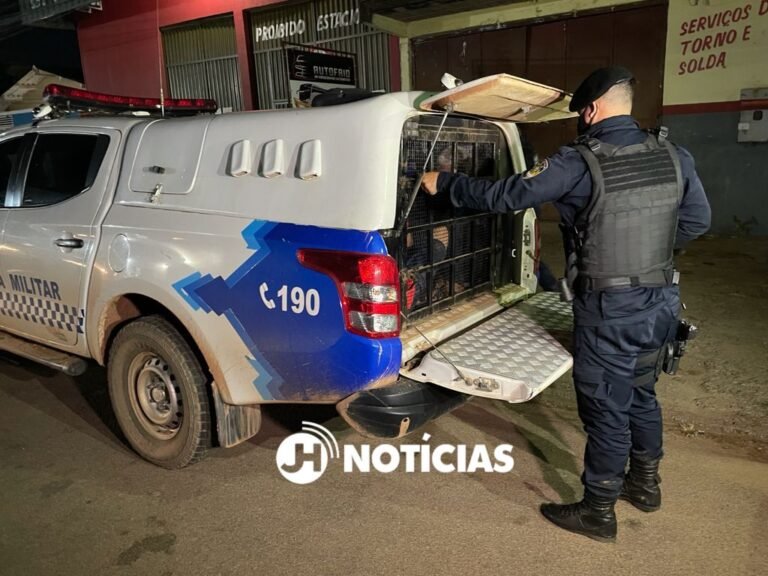 Polícia apreende submetralhadora argentina e cinco suspeitos são detidos 19 Polícia apreende submetralhadora argentina e cinco suspeitos são detidos