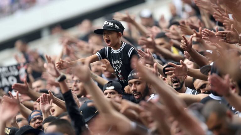 VISANDO O LUCRO - Com volta de torcida, times mudam programa de sócio-torcedor para elevar receita 13 VISANDO O LUCRO - Com volta de torcida, times mudam programa de sócio-torcedor para elevar receita