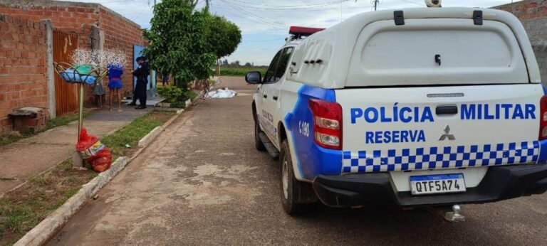 Homem que tentou agarrar mulheres é espancado por populares e acaba preso 18 Homem que tentou agarrar mulheres é espancado por populares e acaba preso
