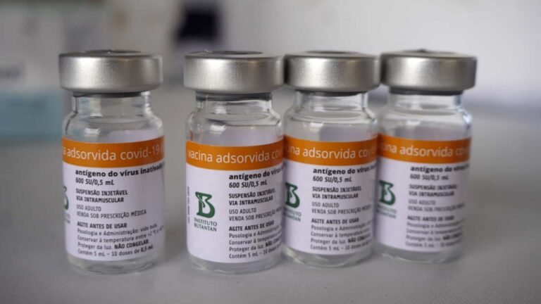 OMS recomenda dose de reforço da Coronavac a pessoas com 60 anos ou mais 3 OMS recomenda dose de reforço da Coronavac a pessoas com 60 anos ou mais