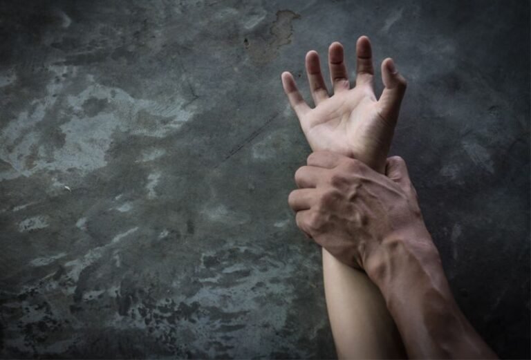 INUSITADO - Homem estupra a vizinha horas antes de se casar e diz que foi ‘despedida’ 12 INUSITADO - Homem estupra a vizinha horas antes de se casar e diz que foi ‘despedida’