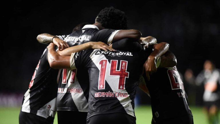 Vasco recebe Vitória atrás de reabilitação na Série B e paz em São Januário 8 Vasco recebe Vitória atrás de reabilitação na Série B e paz em São Januário