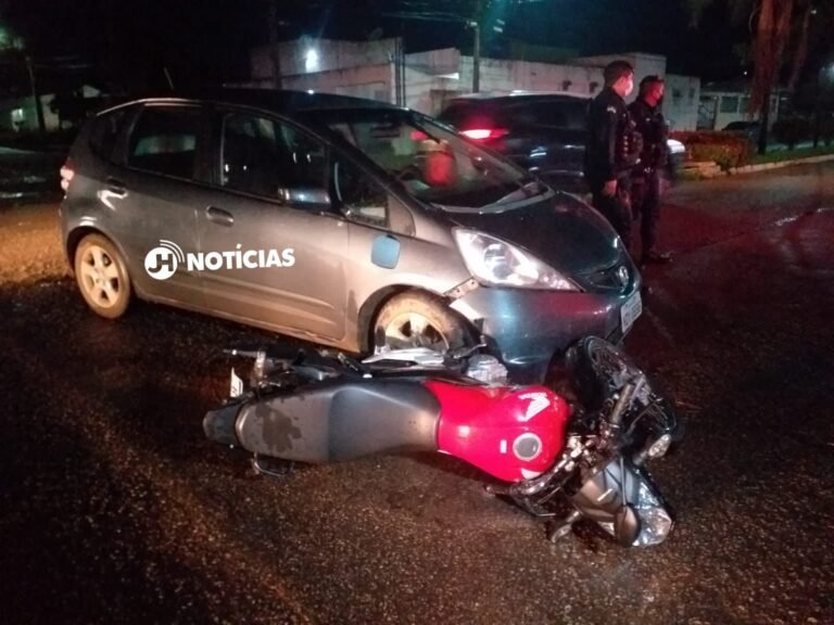 Motoboy fica ferido ao colidir em carro de idoso que invadiu preferencial 5 Motoboy fica ferido ao colidir em carro de idoso que invadiu preferencial