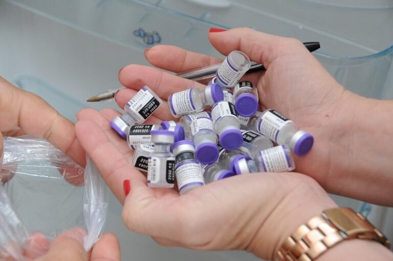 Estudo diz que não há evidência de que a ômicron cause efeitos mais graves 14 Estudo diz que não há evidência de que a ômicron cause efeitos mais graves