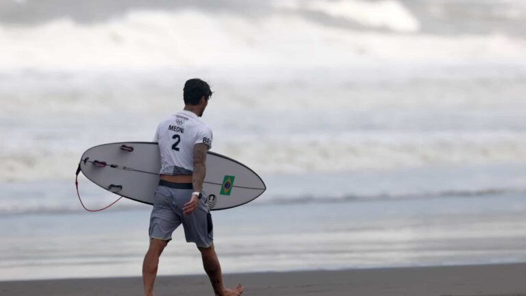 Gabriel Medina desiste de competir na abertura da temporada da WSL 13 Gabriel Medina desiste de competir na abertura da temporada da WSL