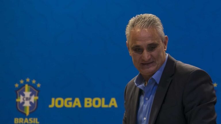 Tite cobra seleção disciplinada contra expulsões desnecessárias: 'Isso me fere' 2 Tite cobra seleção disciplinada contra expulsões desnecessárias: 'Isso me fere'