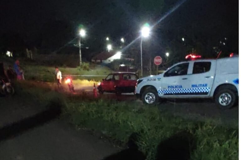 URGENTE - Dois homens são executados em veículo no interior de RO 18 URGENTE - Dois homens são executados em veículo no interior de RO