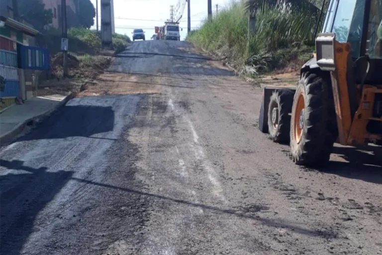 Vereador Raí Ferreira tem pedido atendido para serviço de Tapa Buraco na Rua Salgado Filho 20 Vereador Raí Ferreira tem pedido atendido para serviço de Tapa Buraco na Rua Salgado Filho