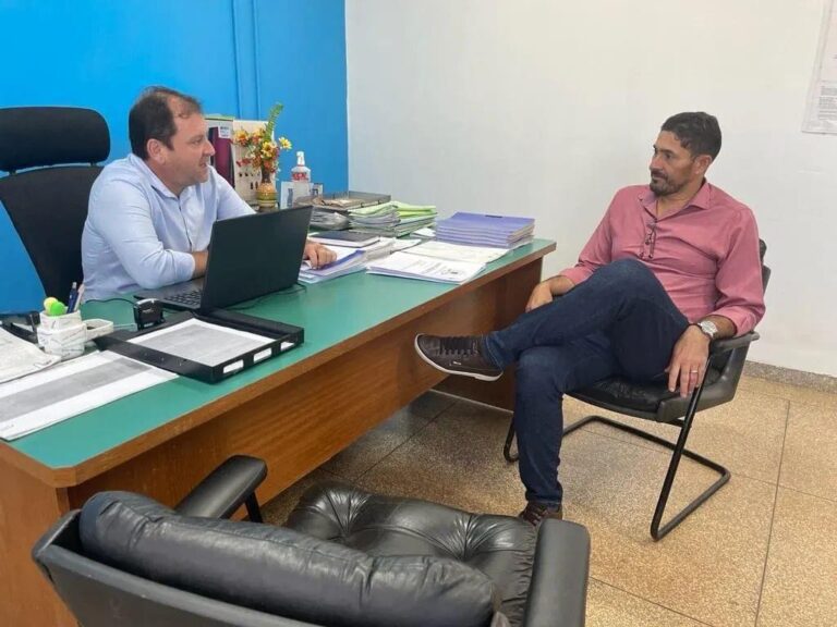 Semagric atende pedido do vereador Márcio Pacele e realiza cascalhamento da rua Cacheira das Araras 8 Semagric atende pedido do vereador Márcio Pacele e realiza cascalhamento da rua Cacheira das Araras