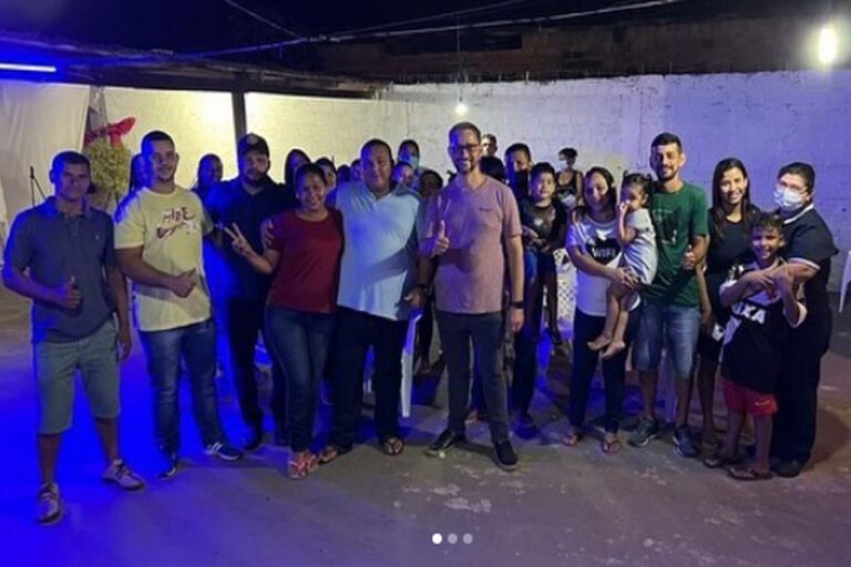 Vereador Edevaldo Neves tem bate-papo sobre ações desenvolvidas com moradores do bairro Caladinho 3 Vereador Edevaldo Neves tem bate-papo sobre ações desenvolvidas com moradores do bairro Caladinho
