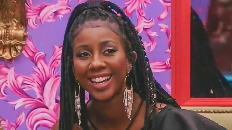 Camilla de Lucas denuncia racismo de aeromoça na classe executiva em voo 14 Camilla de Lucas denuncia racismo de aeromoça na classe executiva em voo