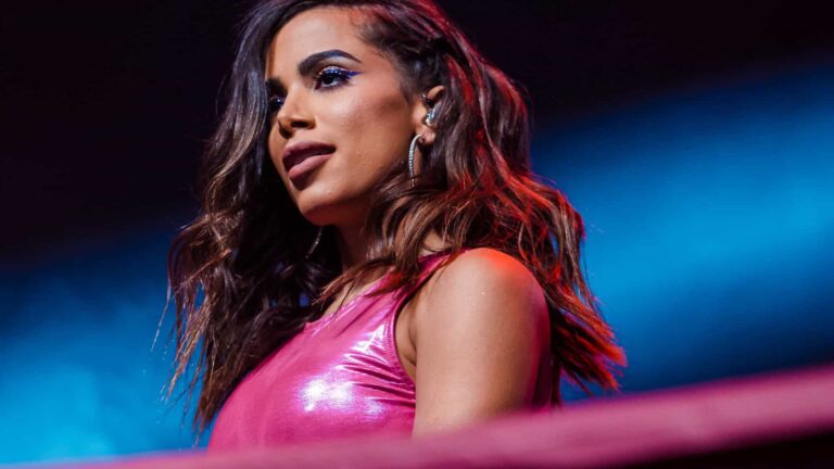 Anitta diz ter sofrido para emplacar funk e não irá mais ao Rock in Rio 18 Anitta diz ter sofrido para emplacar funk e não irá mais ao Rock in Rio
