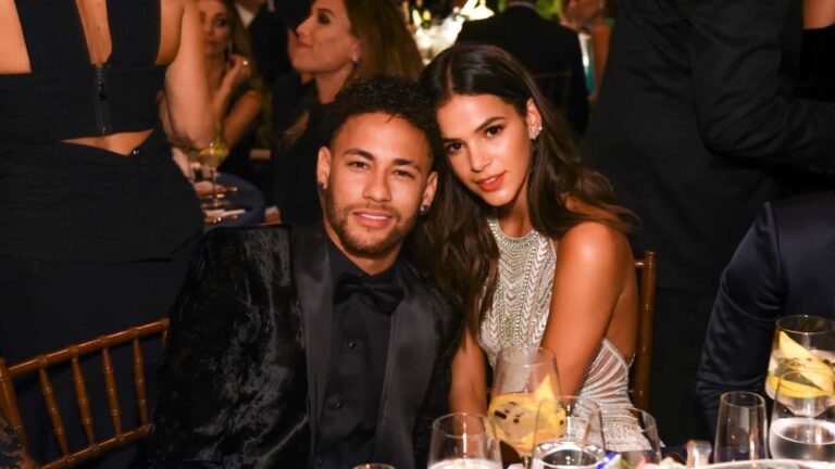 Bruna Marquezine lembra namoro com Neymar: "Terminava uma vez por mês" 15 Bruna Marquezine lembra namoro com Neymar: "Terminava uma vez por mês"