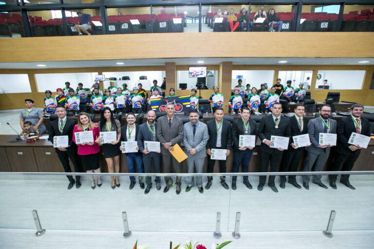Deputado Jesuíno Boabaid faz homenagem a delegados, procuradores, policial militar e grupo “Xonados por Pedal” 1 Deputado Jesuíno Boabaid faz homenagem a delegados, procuradores, policial militar e grupo “Xonados por Pedal”