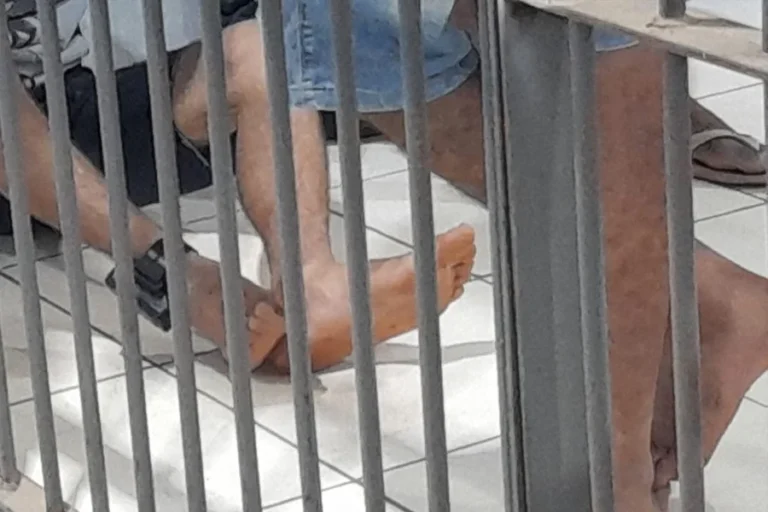 Casal e comparsa são presos após manter adolescente e criança em cárcere privado 4 Casal e comparsa são presos após manter adolescente e criança em cárcere privado
