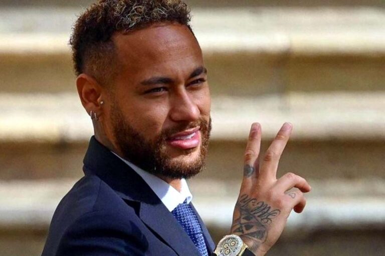 Após reatar com Bruna Biancardi, Neymar Jr. nega ter recebido modelo em sua casa: 'Mentira só leva ao caos' 17 Após reatar com Bruna Biancardi, Neymar Jr. nega ter recebido modelo em sua casa: 'Mentira só leva ao caos'