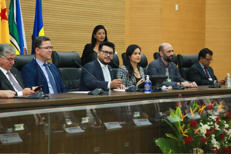 Presidente Marcelo Cruz parabeniza Parlamento Amazônico e agradece visita de deputados de nove estados brasileiros 8 Presidente Marcelo Cruz parabeniza Parlamento Amazônico e agradece visita de deputados de nove estados brasileiros