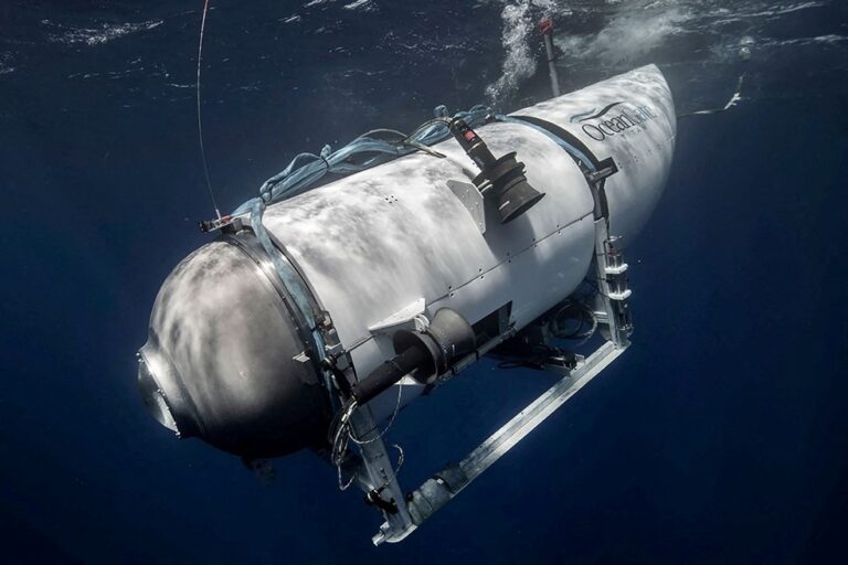 Submarino implode durante visita ao Titanic