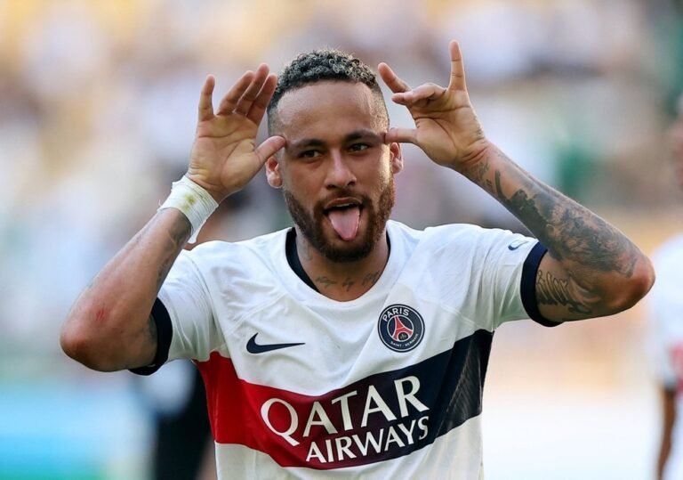 Neymar volta com brilho após mais de cinco meses fora e marca dois gols em amistoso do PSG 5 Neymar volta com brilho após mais de cinco meses fora e marca dois gols em amistoso do PSG