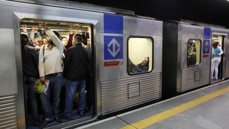 36% dos brasileiros passam mais de 1h por dia no transporte 18 36% dos brasileiros passam mais de 1h por dia no transporte